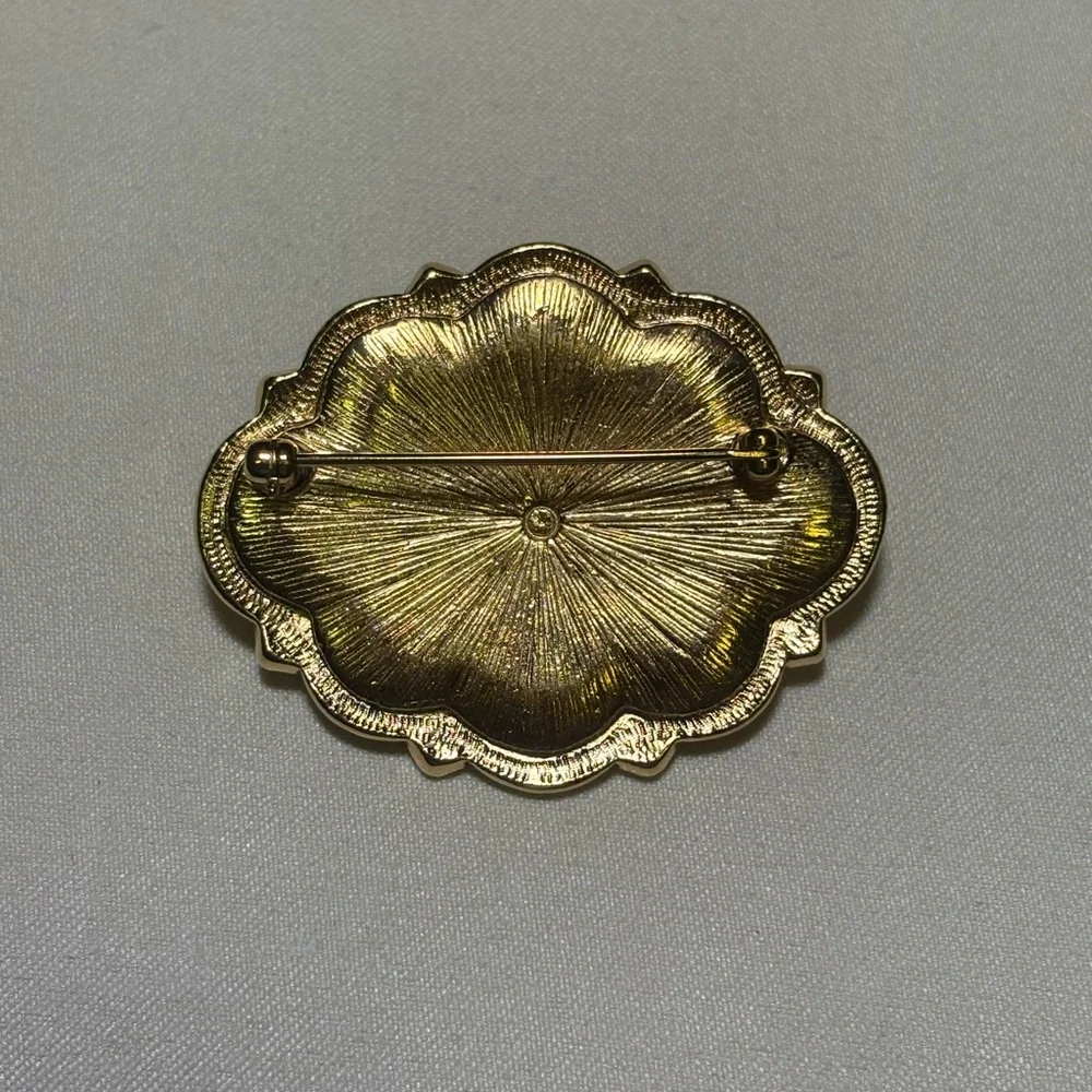 Vintage Avon Victorian Spring Gold Tone Brooch